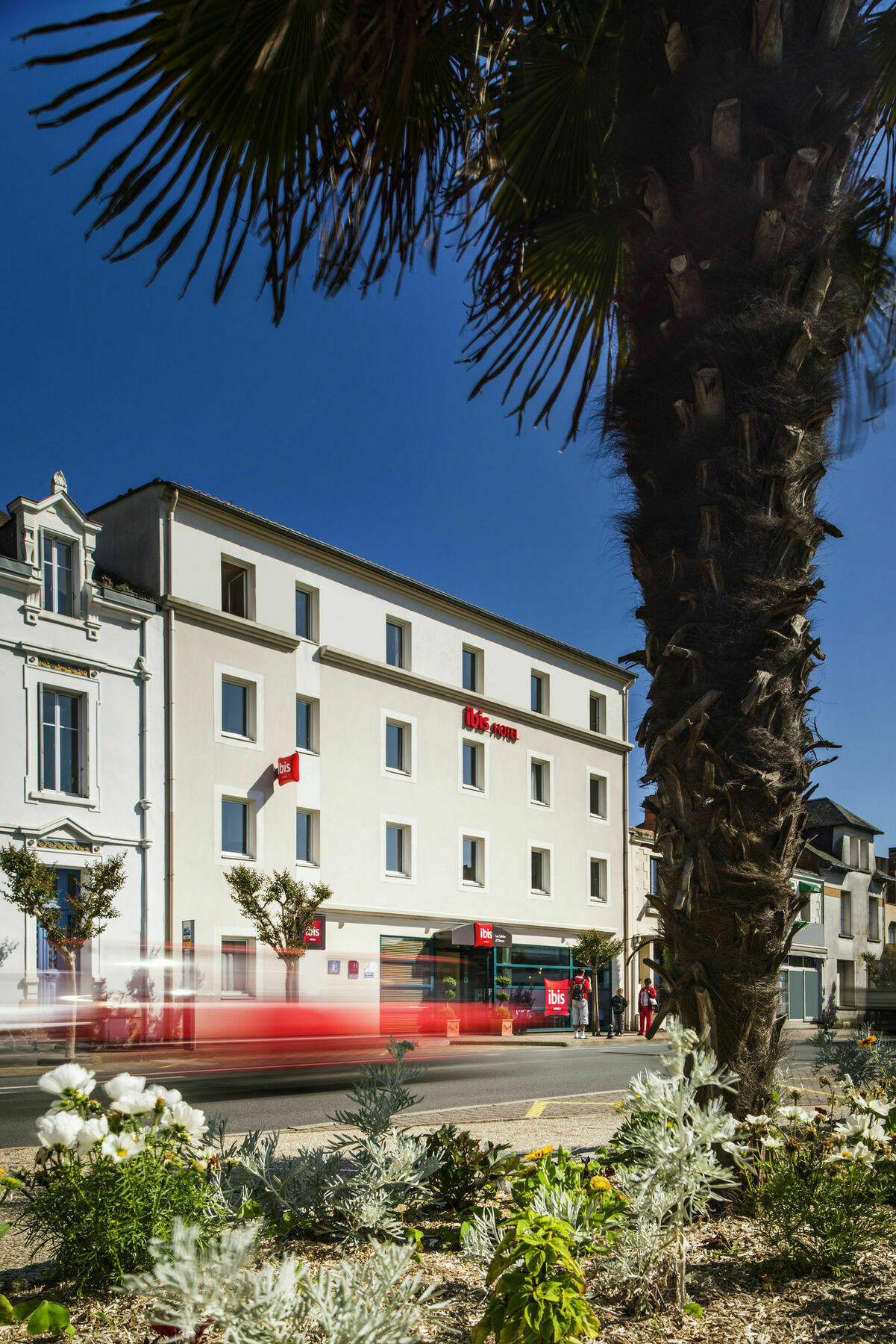 B&B Hotel Les Sables-D'Olonne Centre Gare Exterior photo