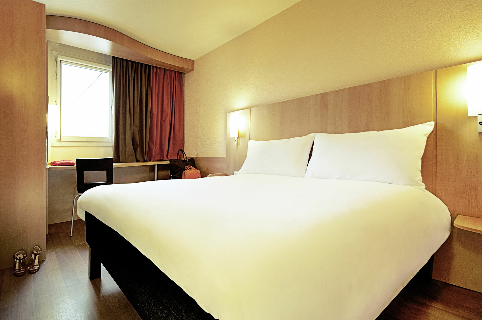 B&B Hotel Les Sables-D'Olonne Centre Gare Exterior photo